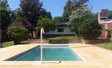 CASA FRENTE AL HOTEL MAITEI, BARRIO PELLEGRINI