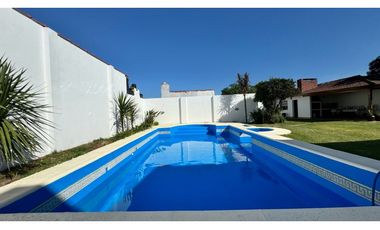 Alquiler casa 6 Amb con pileta paso del rey centro