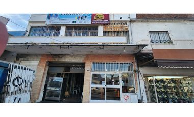 Avda, JUAN MANUEL DE ROSAS 6882  (LOCAL y SALON)