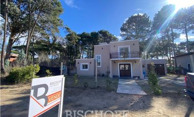 VENTA DE CASA EN BARRIO ALAMOS PINAMAR