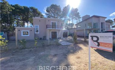 VENTA DE CASA EN BARRIO ALAMOS PINAMAR