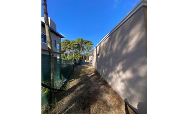 VENTA DE CASA EN BARRIO ALAMOS PINAMAR