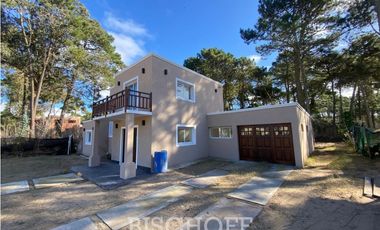 VENTA DE CASA EN BARRIO ALAMOS PINAMAR