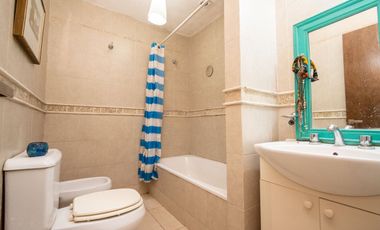 Celestino VIII. Dpto de 2 dorm y 2 baños. Centro.