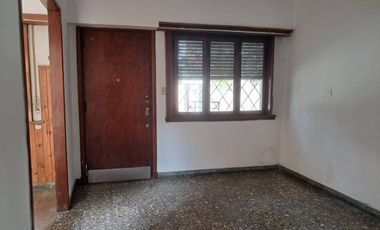 VENTA PH 2 AMB  PATIO- BERNAL OESTE APTO CREDITO