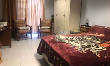 VENDE CASA 4 AMBIENTES  VENTA FLORENCIO VARELA