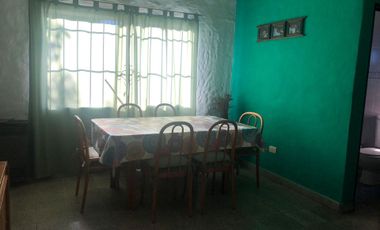 VENDE CASA 4 AMBIENTES  VENTA FLORENCIO VARELA