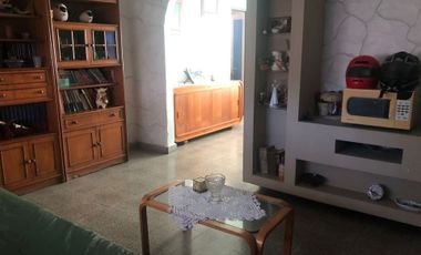 VENDE CASA 4 AMBIENTES  VENTA FLORENCIO VARELA