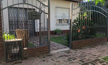 VENDE CASA 4 AMBIENTES  VENTA FLORENCIO VARELA