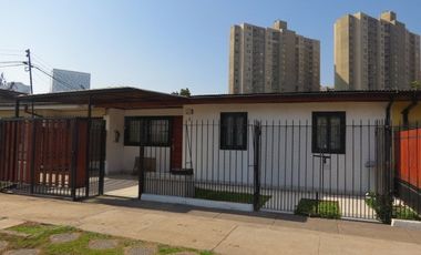 Casa en Venta en Las Rejas con Alameda