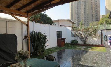 Casa en Venta en Las Rejas con Alameda