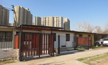 Casa en Venta en Las Rejas con Alameda
