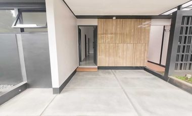 A216 - Hunian Modern Dan Cantik Murah Mangku Aspal  Di Kalasan