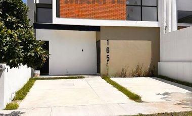 Venta de Casa en el Fracc. San Ángel al Norte de Colima Capital