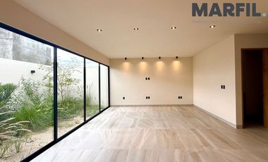 Venta de Casa de 1 Planta, 2 Recámaras en Coto Privado en Colima