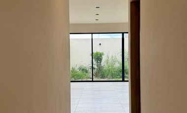 Venta de Casa de 1 Planta, 2 Recámaras en Coto Privado en Colima