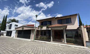 Bonita casa en Venta con amplio Jardín . Puebla.