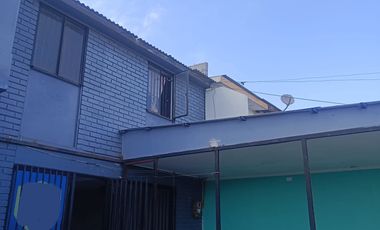 ARRIENDO AMPLIA CASA EN IQUIQUE, HABITACIONAL O COMERCIAL
