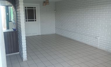 ARRIENDO AMPLIA CASA EN IQUIQUE, HABITACIONAL O COMERCIAL