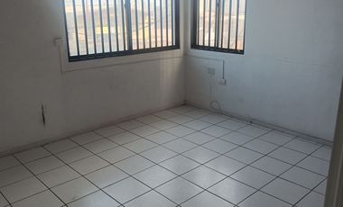 ARRIENDO AMPLIA CASA EN IQUIQUE, HABITACIONAL O COMERCIAL