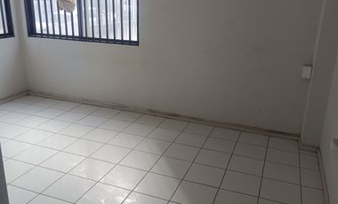 ARRIENDO AMPLIA CASA EN IQUIQUE, HABITACIONAL O COMERCIAL