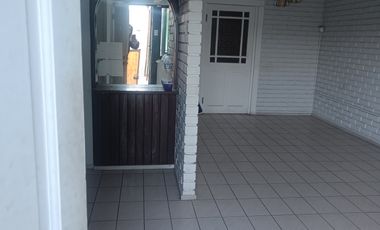 ARRIENDO AMPLIA CASA EN IQUIQUE, HABITACIONAL O COMERCIAL