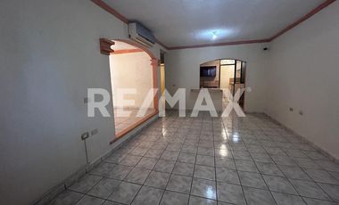 Casa en Venta  - (3)