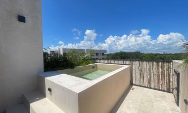 AMPLIO DEPARTAMENTO CON ALBERCA PRIVADA, EN ZONA PRIVILEGIADA EN TULUM, A POCOS MINUTOS DE LA PLAYA.