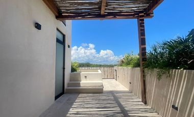 AMPLIO DEPARTAMENTO CON ALBERCA PRIVADA, EN ZONA PRIVILEGIADA EN TULUM, A POCOS MINUTOS DE LA PLAYA.