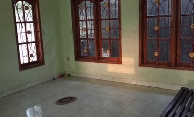 rumah luas murah bisa buat usaha pinggir jln raya dekat solo