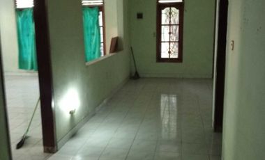 rumah luas murah bisa buat usaha pinggir jln raya dekat solo