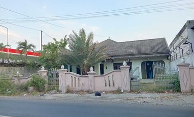 rumah luas murah bisa buat usaha pinggir jln raya dekat solo