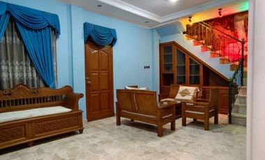 Rumah Bagus FULL FURNISHED Tengah Kota Solo dekat Fasilitas Umum