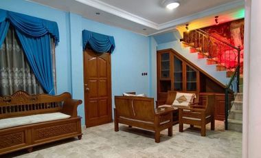 Rumah Bagus FULL FURNISHED Tengah Kota Solo dekat Fasilitas Umum