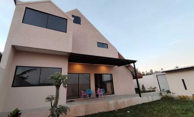 Rumah Mewah Tanah Luas Dekat Wisata Lembang