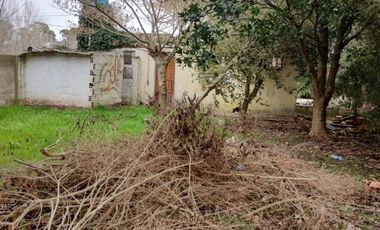 LOTE DE 420M2 EN FELIX U. CAMET VENDE O PERMUTA. APTO CREDITO