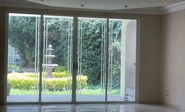 Jardines del Pedregal: Casa con Alberca, amplio jardín y Gimnasio