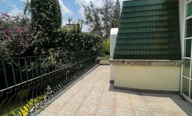 Jardines del Pedregal: Casa con Alberca, amplio jardín y Gimnasio