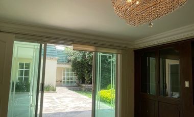 Jardines del Pedregal: Casa con Alberca, amplio jardín y Gimnasio