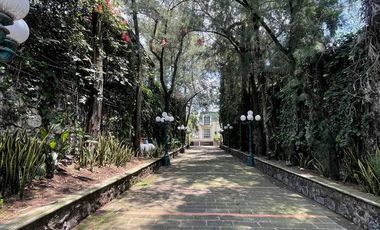 Jardines del Pedregal: Casa con Alberca, amplio jardín y Gimnasio