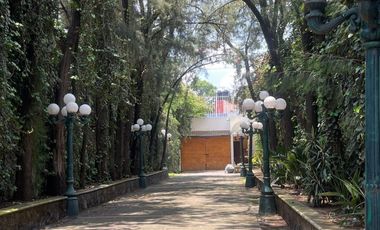 Jardines del Pedregal: Casa con Alberca, amplio jardín y Gimnasio