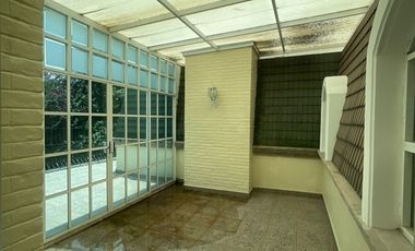 Jardines del Pedregal: Casa con Alberca, amplio jardín y Gimnasio