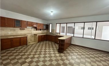 DEPARTAMENTO PARA CASA U OFICINA EN CENTRO DE LA CIUDAD DE TARAPOTO