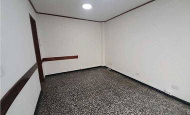 SE VENDE LOCAL COMERCIAL C. C. ZIPACENTRO