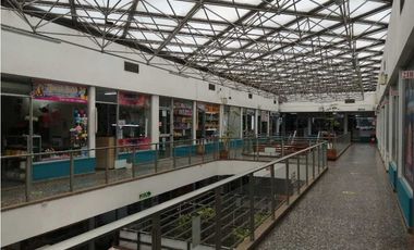 SE VENDE LOCAL COMERCIAL C. C. ZIPACENTRO