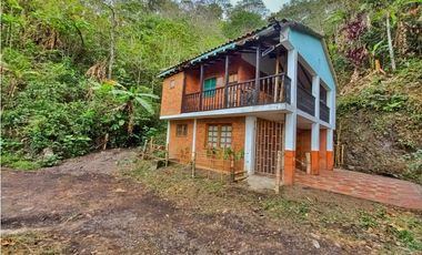 Maat vende Casa Campestre, El Chorrillo-Villeta 4.700 $165Millones
