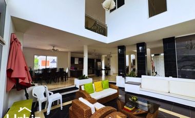 Casa Campestre y Casa de juegos en lote de 1770 m² en Verdesol, Melgar