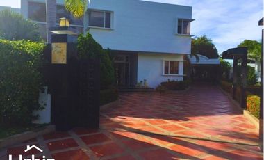 Casa Campestre y Casa de juegos en lote de 1770 m² en Verdesol, Melgar