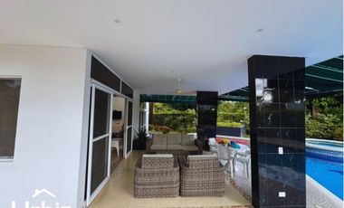 Casa Campestre y Casa de juegos en lote de 1770 m² en Verdesol, Melgar