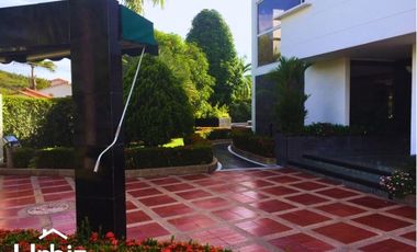 Casa Campestre y Casa de juegos en lote de 1770 m² en Verdesol, Melgar